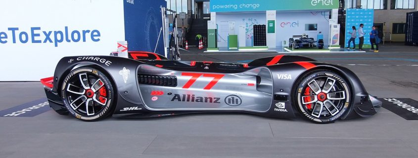 1280px-2017_Berlin_ePrix_Roborace_Showcar_3